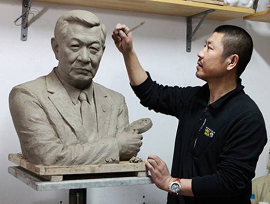 雕塑家介绍.jpg